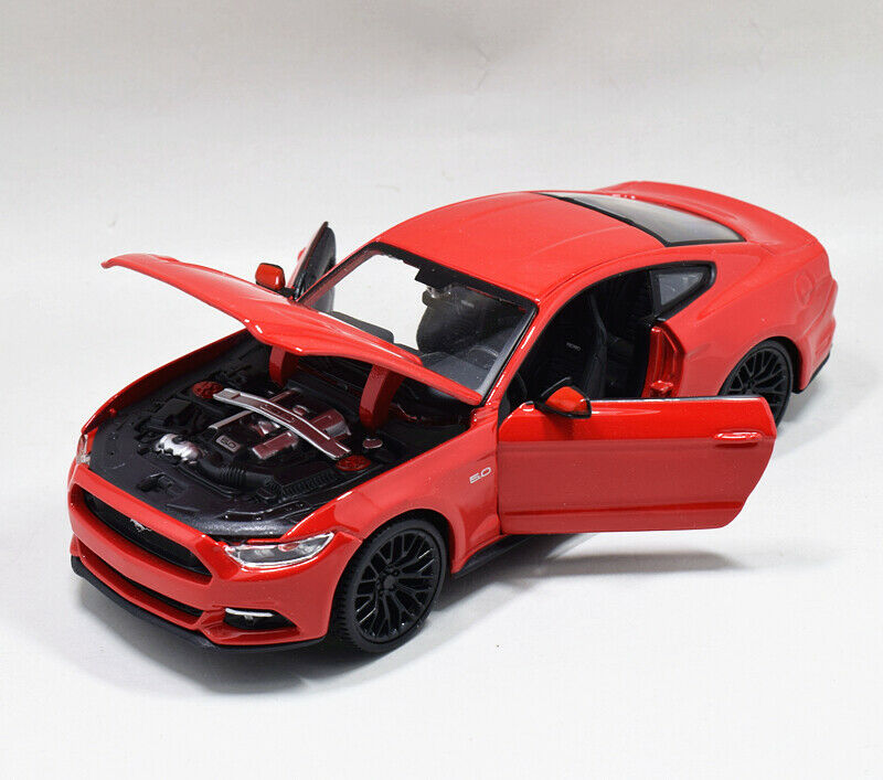 Модель машины - Ford Mustang GT 5.0, 1:24   