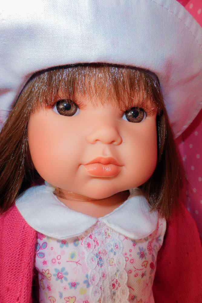 Кукла Rosa в шляпке, 45 см.  