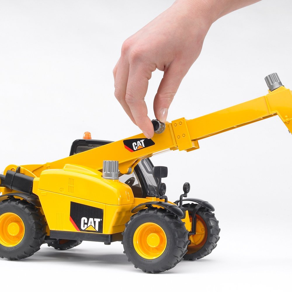 Погрузчик колёсный Bruder CAT Telehandler с телескопическим ковшом  