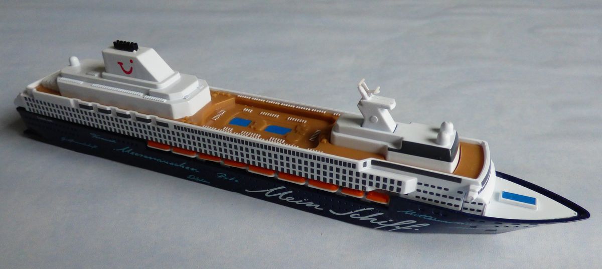 Лайнер Mein Schiff 1, масштаб 1:1400  