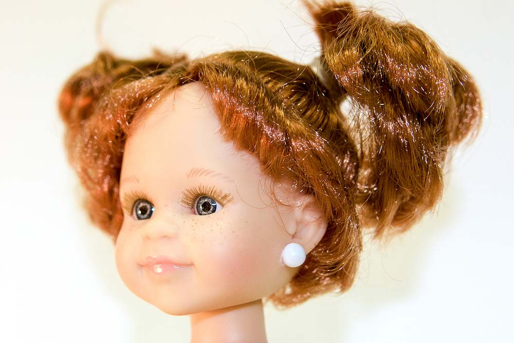 Чем покрасить волосы кукле паола рейна