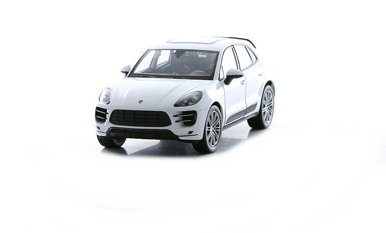 Модель машины 1:24 Porsche Macan Turbo  