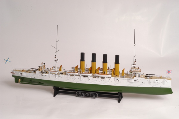 Подарочный набор – Модель для склеивания - Крейсер Варяг  