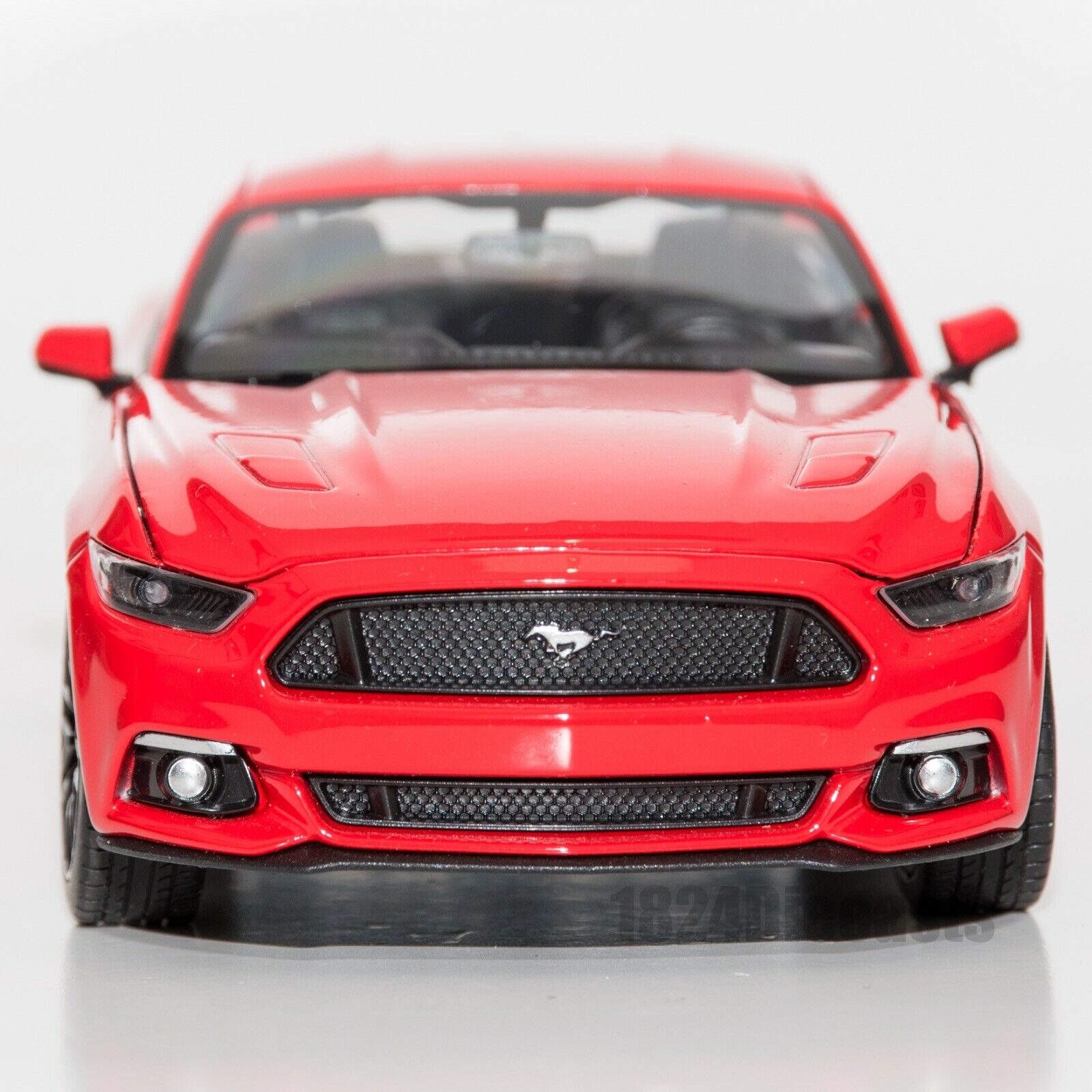  Модель машины 1:24 Ford Mustang GT  