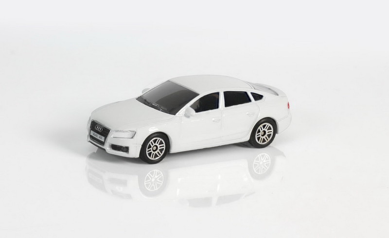 

Металлическая машина - Audi A5, 1:64, белый