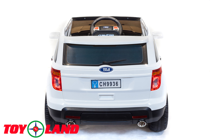 Электромобиль Ford Explorer, белого цвета  