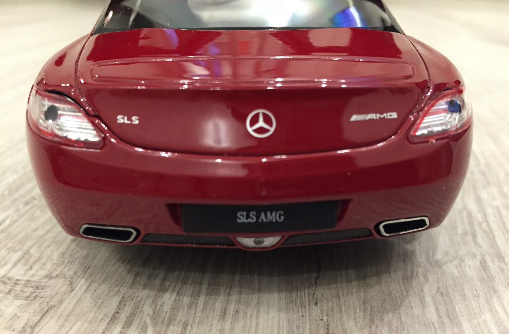 Машинка Mercedes-Benz SLS AMG, масштаб 1:24  
