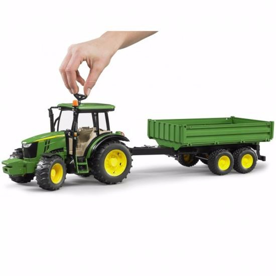 Трактор Bruder John Deere 5115M с прицепом  