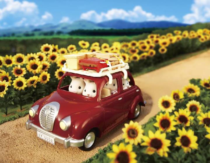 

Красный семейный автомобиль для Sylvanian Families