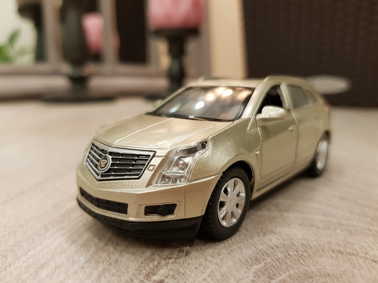 Машинка металлическая инерционная Cadillac SRX, открываются двери, 1:43  