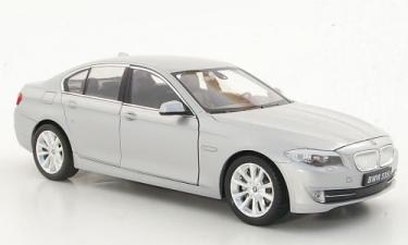 Машинка BMW 535i, масштаб 1:24  