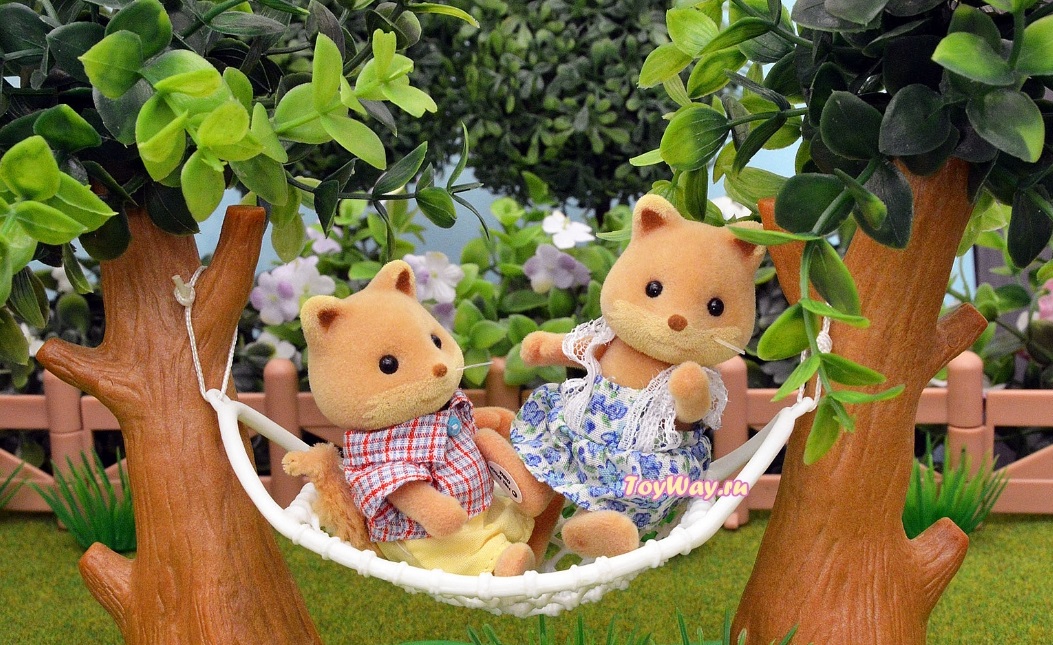 Sylvanian Families - Семья лис  