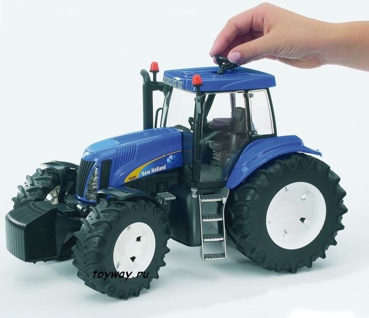 Трактор Bruder New Holland T8040  