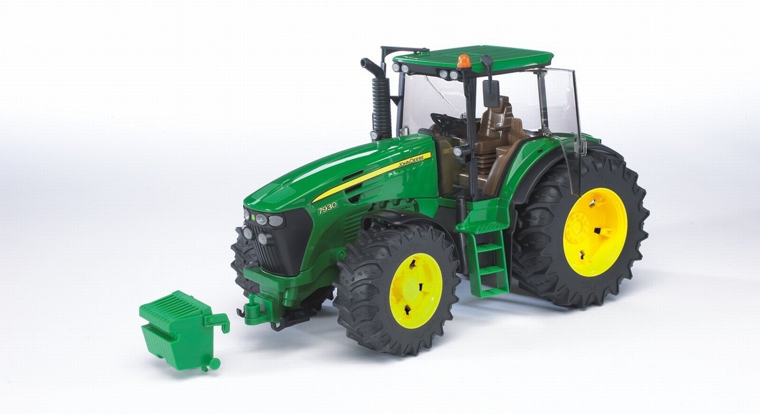 Трактор Bruder John Deere 7930 с подъемным капотом, зеленый  