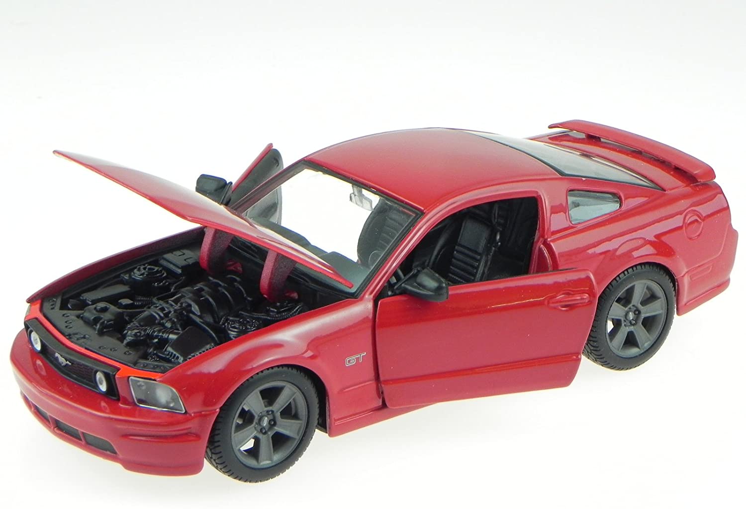 Модель машины - Ford Mustang GT Coupe, 1:24   