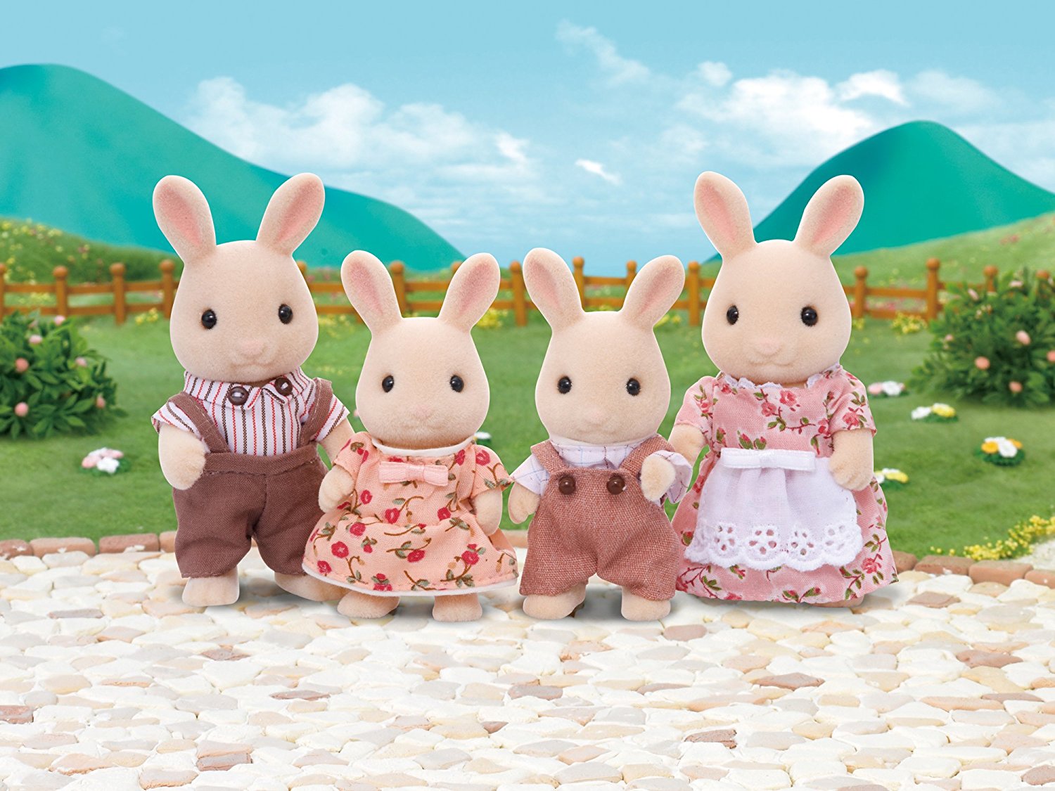 Sylvanian Families - Семья Молочных Кроликов    