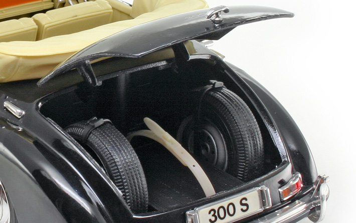 Mercedes-Benz 300S 1955 года, масштаб 1:18  