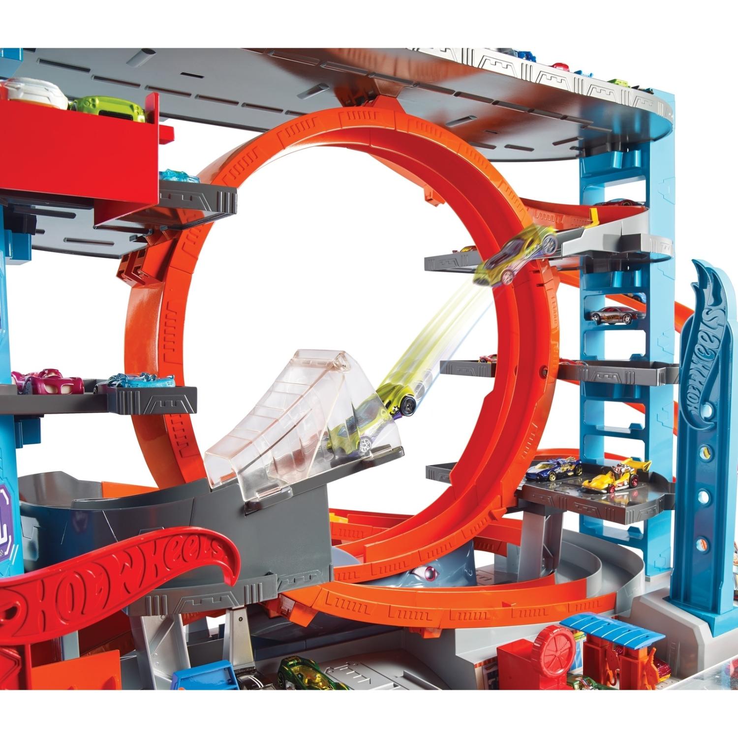 Hot wheels цена. Гараж хот Вилс ftb69. Трек hot Wheels City hw Ultimate Garage ftb69. Mattel hot Wheels ftb69 хот Вилс Сити невообразимый гараж. Хот Вилс мега гараж.