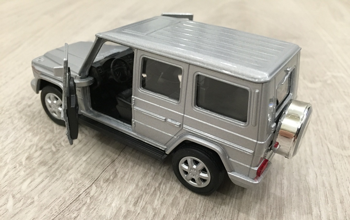 Модель Mercedes-Benz G-Class, масштаб 1:38  