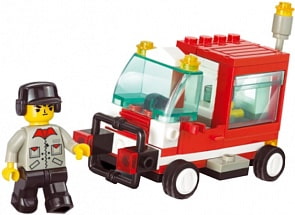 Конструктор – Город: машина с фигуркой, 68 деталей (Sluban, M38-B0180)