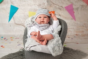 Кукла-младенец ReBorns – Alejandro в бело-серой одежде, 45 см (Arias, 98040)