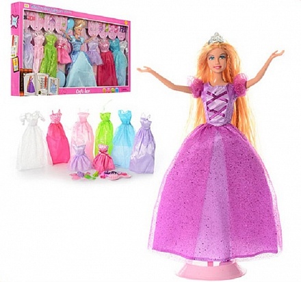 Кукла с набором одежды  