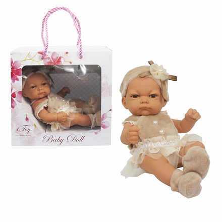 Пупс Baby Doll в бежевом платьице, пинетках и шапочке с бантиком, 25 см 