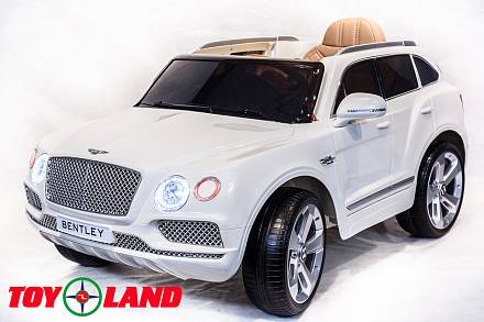 Электромобиль Bentley Bentayga белого цвета 