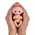 Интерактивная обезьянка Саммер, розовая с оранжевым, 12 см  - миниатюра №4