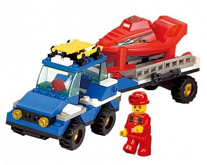 Конструктор - грузовик с фигуркой и аксессуарами, 135 деталей (Sluban, M38-B0158)