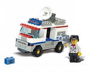 Конструктор – Город: машина с фигуркой, 112 деталей (Sluban, M38-B200)