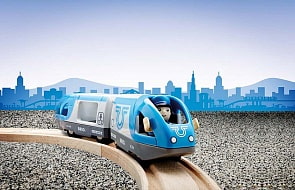 Поезд-экспресс с машинистом, 2 элемента, свет и звук (Brio, 33506)