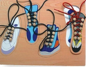 Деревянная рамка - Четыре ботинка (Wooden Toys, D93)